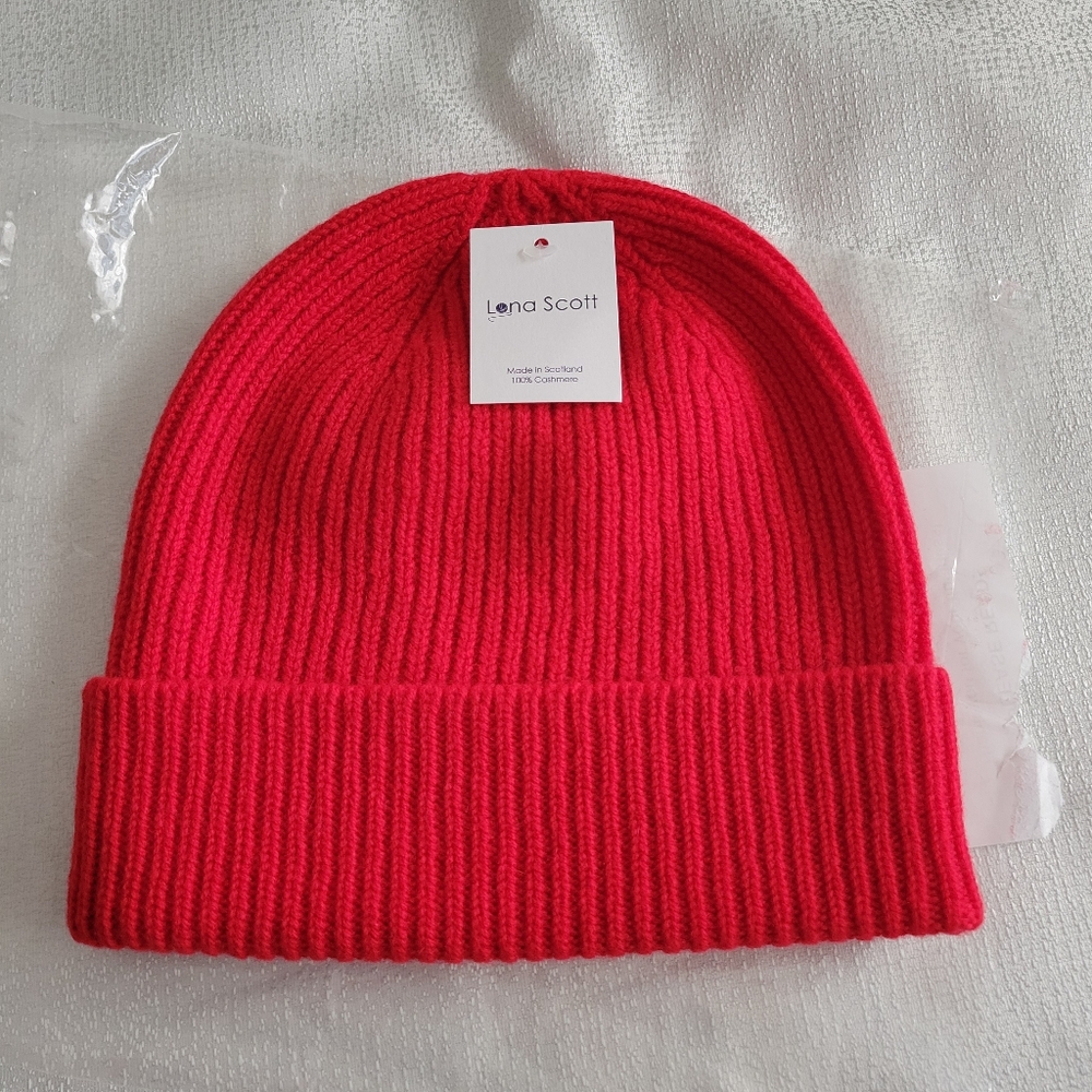 Red Beanie Hat 100% Cashmere New, Lona Scott